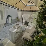 Whiteloft In Lucca
