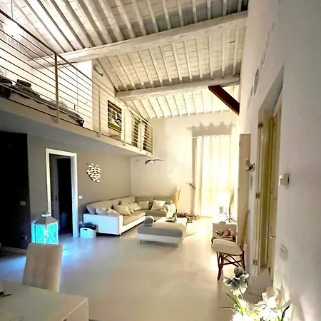 Vakantiehuis Whiteloft In *